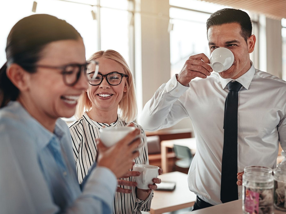 coworkers-drinking-coffee-960×719-1 coworkers-drinking-coffee-960×719-1